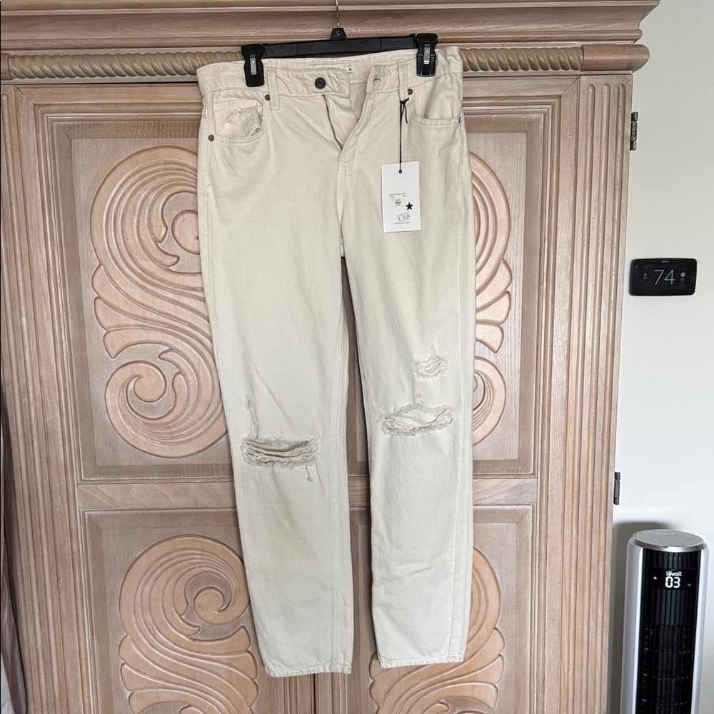 Womens Distressed Straight-Leg Jeans - Cream